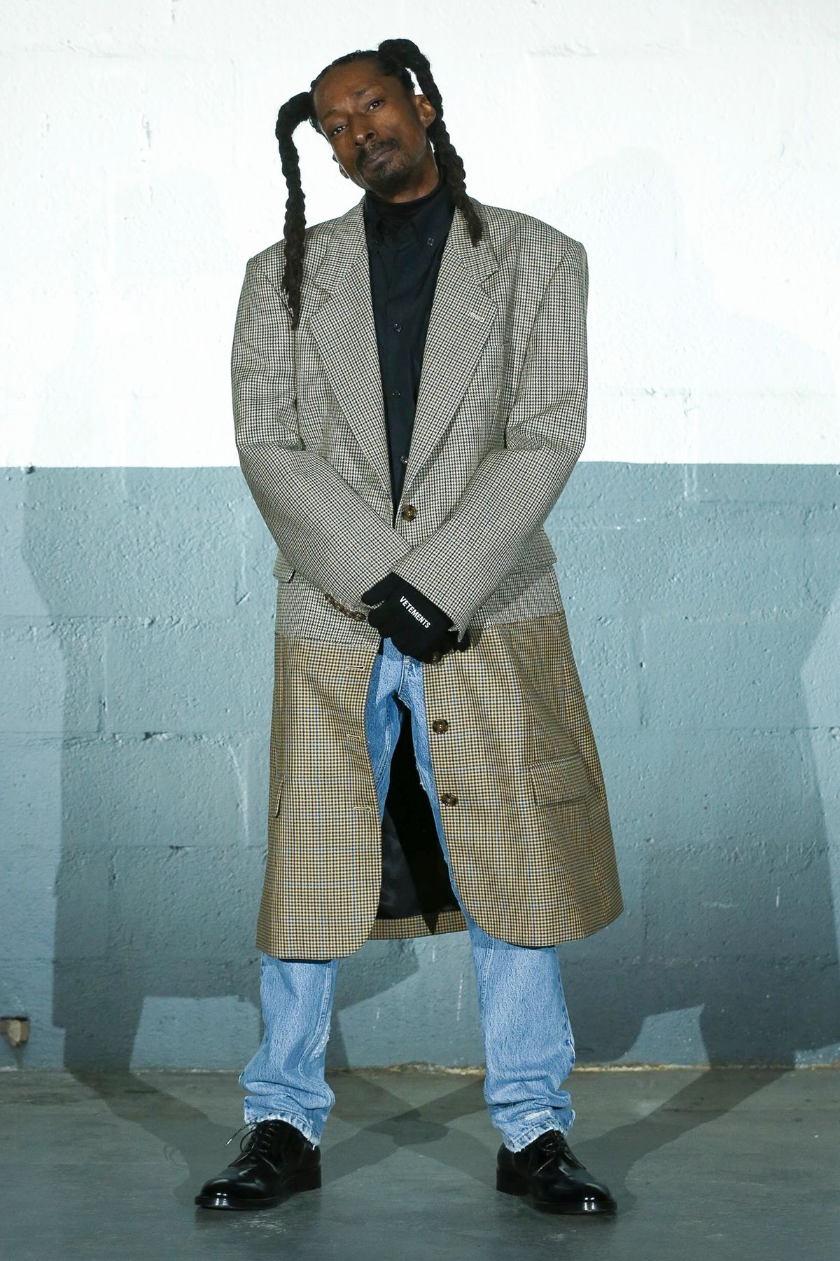 Vetements na paryskim Fashion Weeku. Na wybiegu sobowtórzy Snoopa, Kate Moss i Mike’a Tysona